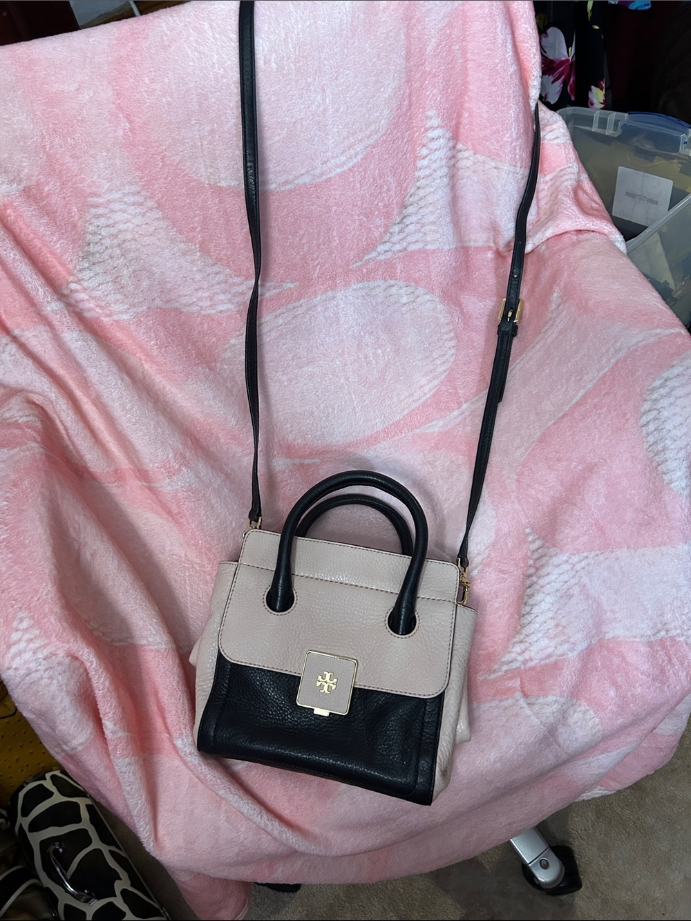 Tory Burch Small Clara Leather Tote in Two Tone Pink and Black Retail $425.00 - Picture 11 of 14